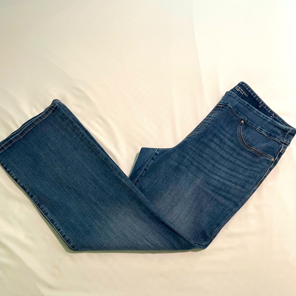 Chico’s Pull On Slim Boot Jean